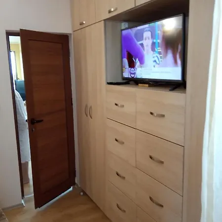 Amadeys-5 Apartment *